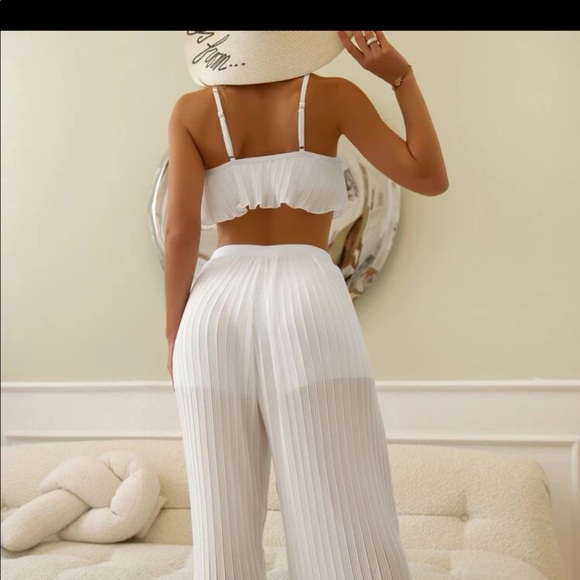 Bikini with cover up - Picture 2 of 10